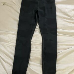 ALO Yoga Dark Camouflage Leggings